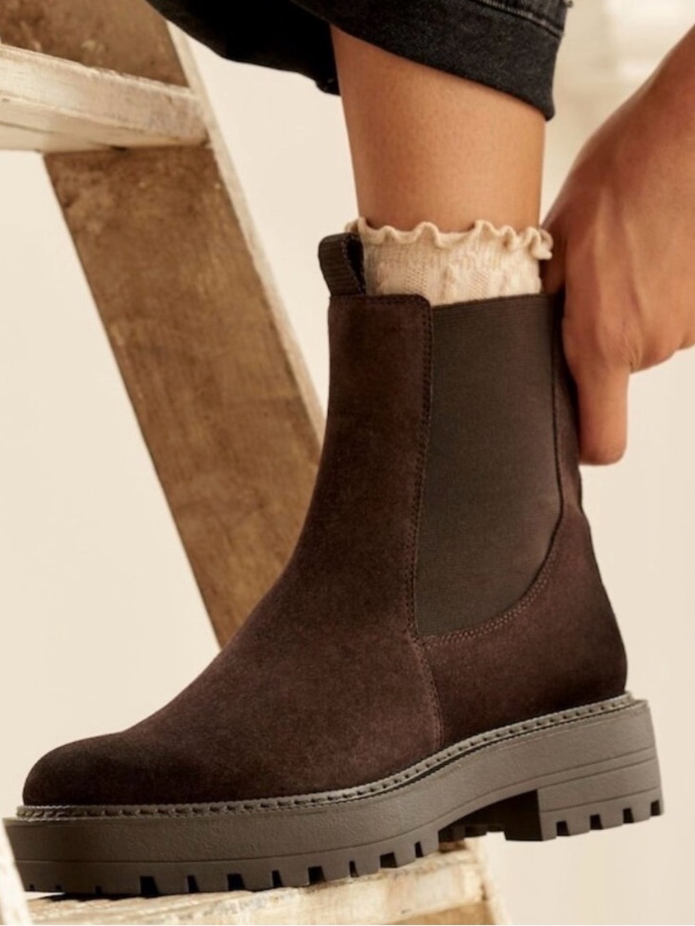 Sam Edelman Laguna Chelsea Boot Chocolate Brown Suede NWOT - SIZE 8